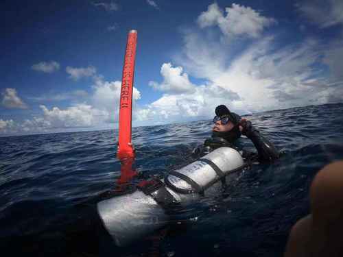 intotheblue定制版 1.1米口吹技术潜水象拔 水面安全信号棒 浮标